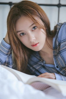  穿越手册：女配也要谈恋爱